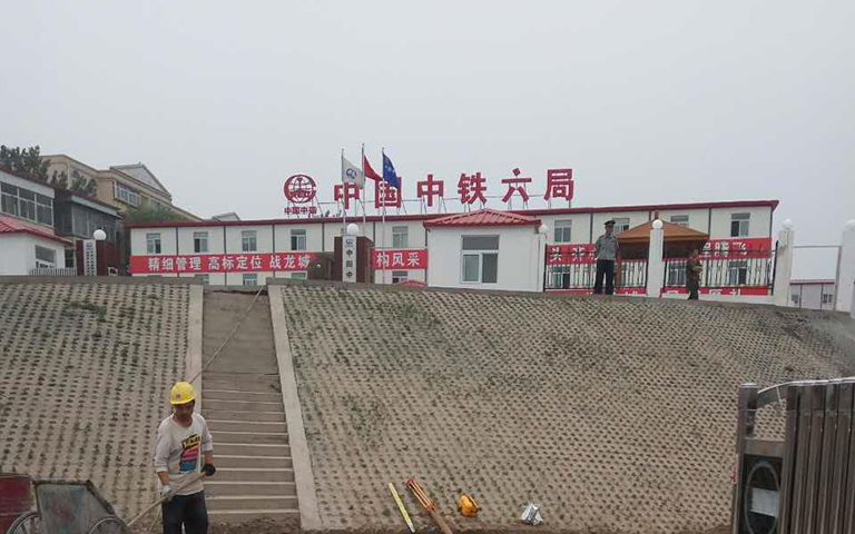 5月（yuè）30日中鐵六局S門安（ān）裝完畢