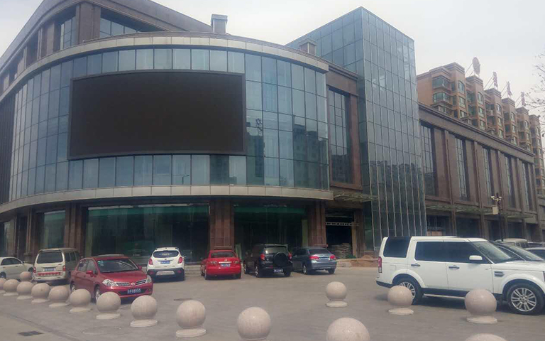 2017年4月14日忻州（zhōu）和平西街景泰苑農村（cūn）信用社鋼質防火卷簾安裝完工（gōng）