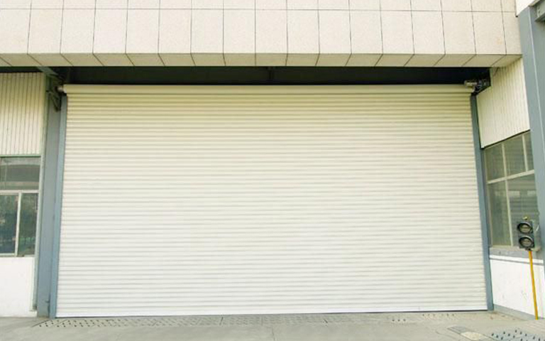 抗風卷簾（lián）