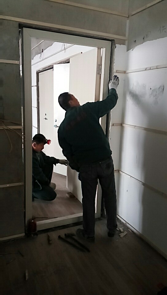 11月16日太原市動物園停車場防（fáng）火門整改施工作業圖片