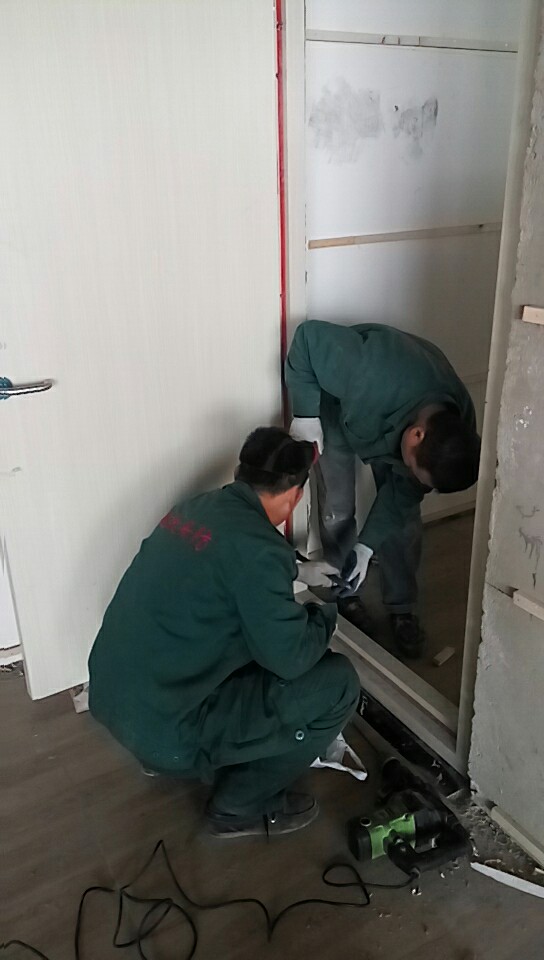 2017年11月16日太原市動物園停車場防火門整改施工（gōng）現場