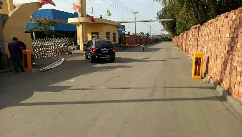 2018年（nián）10月平遙新型建材有（yǒu）限公（gōng）司道閘工地案例