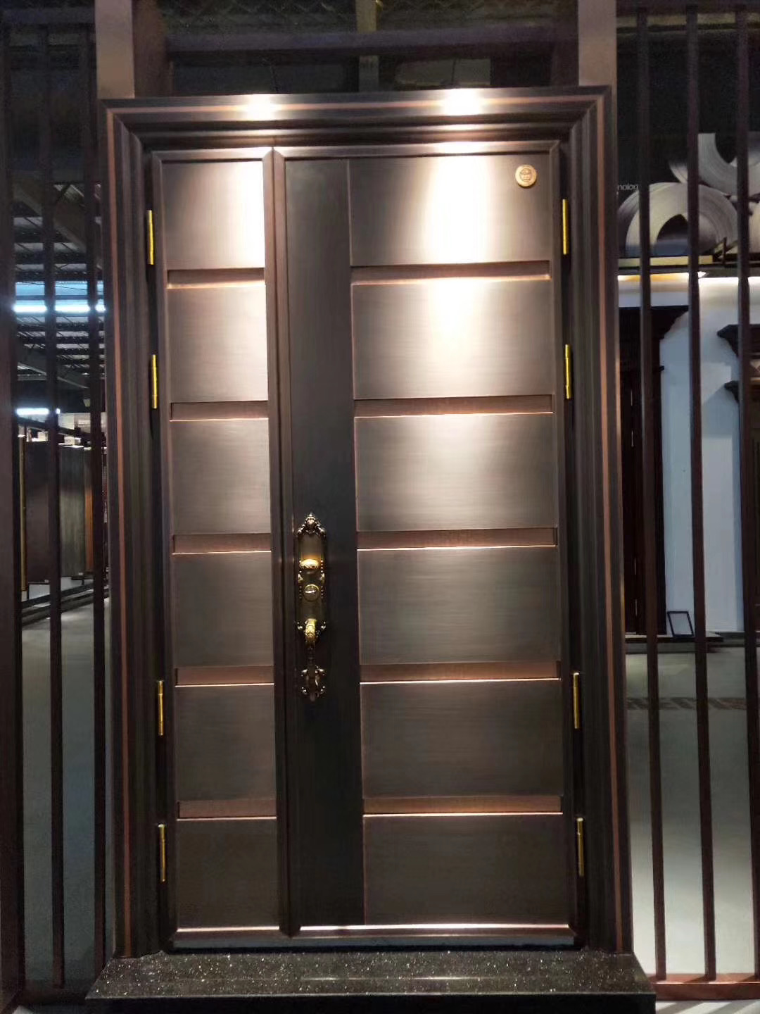 2020離（lí）石繁華盛世銅門