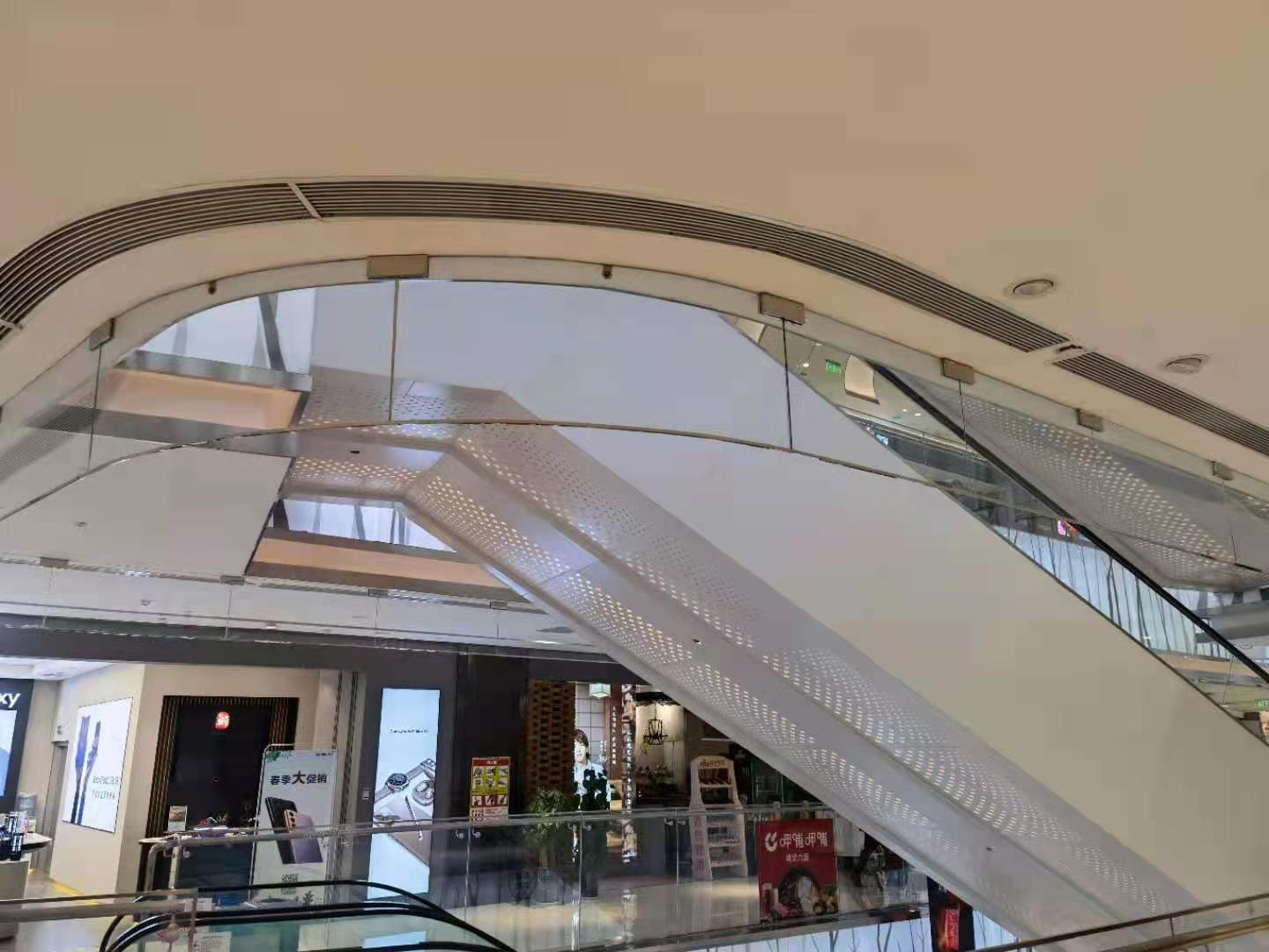 華宇百花穀玻璃（lí）擋煙垂壁